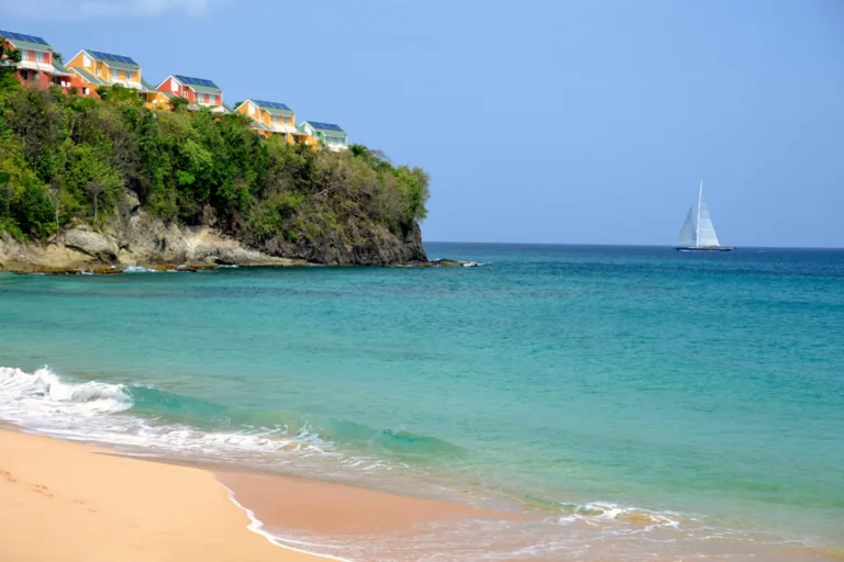 Voici quelle île choisir entre la martinique et la guadeloupe pour s'y installer
