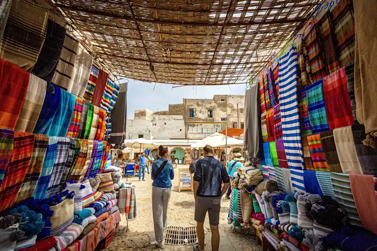 Visite de la médina de Houmt Souk à Djerba en novembre avec climat doux
