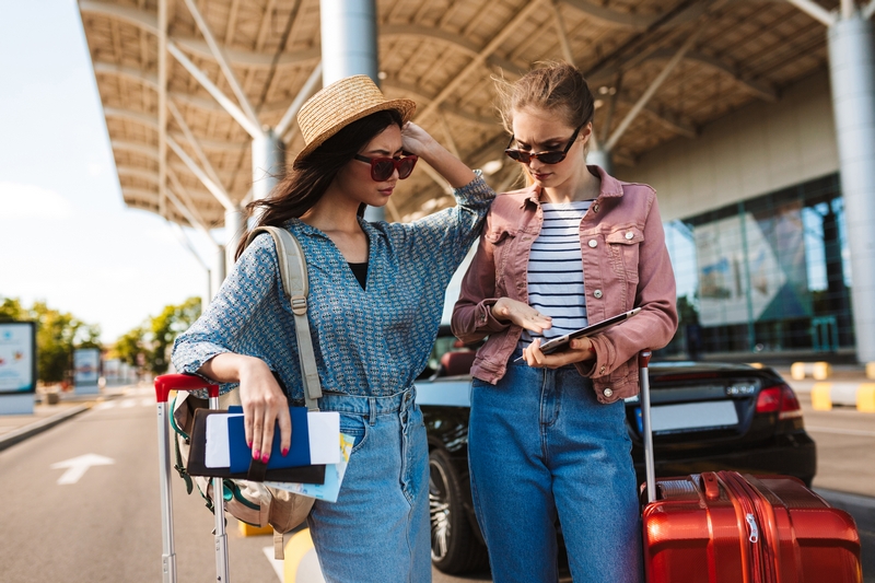 femmes qui partent en voyage